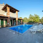 Gorgeous In Σπίτι διακοπών *