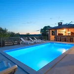 Gorgeous In Σπίτι διακοπών Ladevci