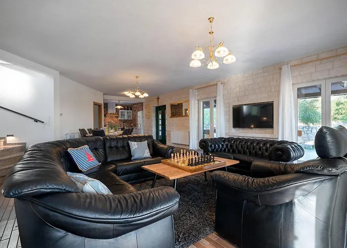 Vakantiehuis Stunning In With Wifi *