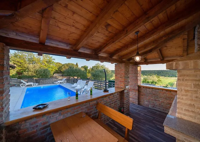 Σπίτι διακοπών Stunning In With Wifi Ladevci