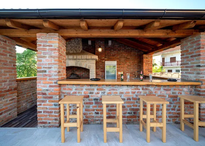 Stunning In With Wifi Vakantiehuis Ladevci