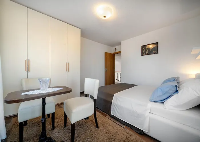 Stunning In With Wifi Vakantiehuis Ladevci